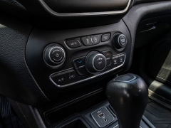 Used 2021  Jeep Cherokee Latitude Plus FWD at A Motors Sales & Finance near San Antonio&comma; TX