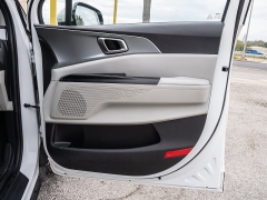 Used 2022  Kia Carnival LX Seat Package FWD at A Motors Sales & Finance near San Antonio, TX