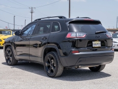 Used 2020  Jeep Cherokee 4d SUV FWD Latitude Plus Altitude 2&period;4L at A Motors Sales & Finance near San Antonio&comma; TX