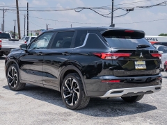 Used 2024  Mitsubishi Outlander SE FWD at A Motors Sales & Finance near San Antonio&comma; TX