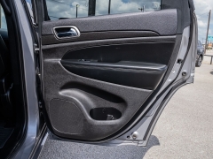 Used 2017  Jeep Grand Cherokee 4d SUV 4WD Laredo Altitude at A Motors Sales & Finance near San Antonio, TX