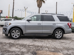 Used 2020  Ford Expedition 4d SUV 2WD XLT at A Motors Sales & Finance near San Antonio&comma; TX