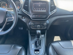 Used 2019 Jeep Cherokee 4d SUV FWD Latitude Plus 2.4L at A Motors Sales & Finance near San Antonio, TX