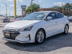 Used 2019  Hyundai Elantra 4d Sedan Value at A Motors Sales & Finance near San Antonio&comma; TX