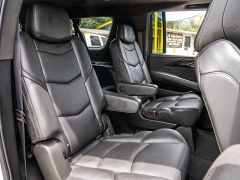 Used 2019  Cadillac Escalade ESV 4d SUV 4WD Platinum at A Motors Sales & Finance near San Antonio&comma; TX
