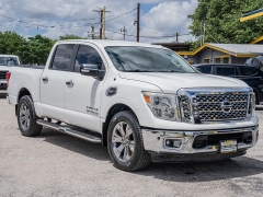 Used 2017  Nissan Titan 4WD Crew Cab SV at A Motors Sales & Finance near San Antonio&comma; TX