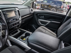 Used 2017  Nissan Titan 4WD Crew Cab SV at A Motors Sales & Finance near San Antonio&comma; TX