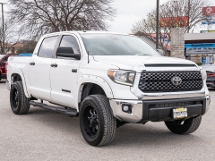 Used 2018  Toyota Tundra 2WD CrewMax SR5 5&period;7L at A Motors Sales & Finance near San Antonio&comma; TX