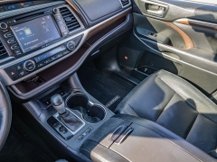 Used 2015 Toyota Highlander 4d SUV AWD Limited Platinum at A Motors Sales & Finance near San Antonio, TX