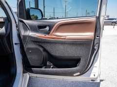 Used 2020  Toyota Sienna 4d Wagon FWD Limited Premium 7-Passenger at A Motors Sales & Finance near San Antonio&comma; TX