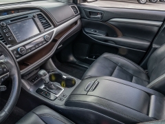 Used 2019  Toyota Highlander 4d SUV FWD XLE at A Motors Sales & Finance near San Antonio&comma; TX