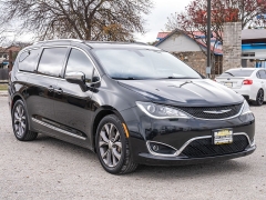 Used 2019  Chrysler Pacifica 4d Wagon Limited at A Motors Sales & Finance near San Antonio&comma; TX