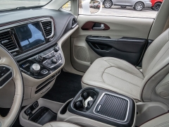 Used 2020  Chrysler Pacifica 4d Wagon Limited at A Motors Sales & Finance near San Antonio, TX