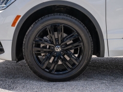 Used 2022  Volkswagen Tiguan 2&period;0T SE R-Line Black FWD at A Motors Sales & Finance near San Antonio&comma; TX
