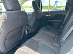 Used 2016 Jeep Cherokee 4d SUV 4WD Latitude at A Motors Sales & Finance near San Antonio, TX