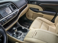 Used 2015  Toyota Highlander 4d SUV FWD Limited Platinum at A Motors Sales & Finance near San Antonio&comma; TX