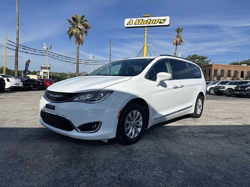 Used 2019  Chrysler Pacifica 4d Wagon Touring L at A Motors Sales & Finance near San Antonio, TX