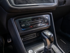 Used 2022  Volkswagen Tiguan 2&period;0T SE R-Line Black FWD at A Motors Sales & Finance near San Antonio&comma; TX