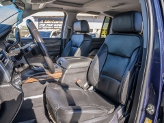 Used 2020  Chevrolet Suburban 4d SUV 4WD LT at A Motors Sales & Finance near San Antonio, TX