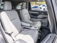 Used 2015  Toyota Highlander 4d SUV FWD XLE at A Motors Sales & Finance near San Antonio&comma; TX