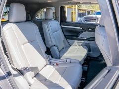 Used 2018  Toyota Highlander 4d SUV AWD XLE at A Motors Sales & Finance near San Antonio&comma; TX