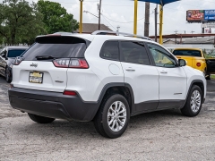 Used 2021  Jeep Cherokee Latitude FWD at A Motors Sales & Finance near San Antonio&comma; TX