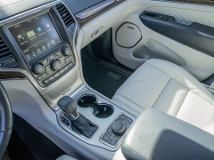 Used 2017  Jeep Grand Cherokee 4d SUV 4WD Summit at A Motors Sales & Finance near San Antonio&comma; TX