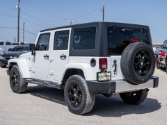 Used 2017  Jeep Wrangler Unlimited 4d Convertible Sahara at A Motors Sales & Finance near San Antonio&comma; TX