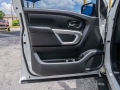 Used 2017  Nissan Titan 4WD Crew Cab SV at A Motors Sales & Finance near San Antonio&comma; TX