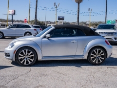 Used 2013  Volkswagen Beetle 2d Convertible 2&period;5L at A Motors Sales & Finance near San Antonio&comma; TX