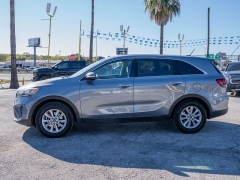 Used 2020  Kia Sorento 4d SUV FWD LX V6 at A Motors Sales & Finance near San Antonio, TX