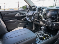 Used 2020  Chevrolet Traverse 4d SUV FWD LT Cloth w&sol;1LT at A Motors Sales & Finance near San Antonio&comma; TX