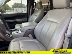 Used 2019 Ford Expedition Max 4d SUV 4WD XLT at A Motors Sales & Finance near San Antonio, TX
