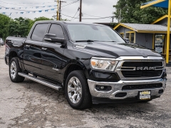 Used 2019  Ram 1500 2WD Crew Cab Big Horn&sol;Lone Star at A Motors Sales & Finance near San Antonio&comma; TX