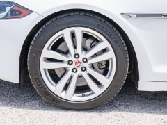 Used 2016  Jaguar XJ 4d Sedan Portfolio LWB at A Motors Sales & Finance near San Antonio&comma; TX