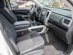 Used 2017  Nissan Titan 4WD Crew Cab SV at A Motors Sales & Finance near San Antonio&comma; TX