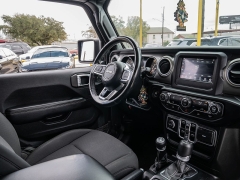 Used 2020  Jeep Wrangler Unlimited 4d SUV 4WD Sahara at A Motors Sales & Finance near San Antonio&comma; TX