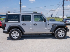 Used 2018  Jeep Wrangler Unlimited 4d SUV 4WD Sport at A Motors Sales & Finance near San Antonio&comma; TX