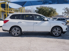 Used 2018  Nissan Pathfinder 4d SUV FWD Platinum at A Motors Sales & Finance near San Antonio&comma; TX