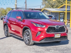 Used 2022  Toyota Highlander XLE FWD at A Motors Sales & Finance near San Antonio, TX