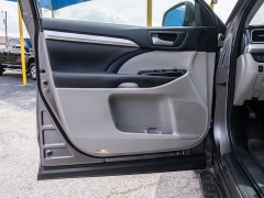 Used 2015  Toyota Highlander 4d SUV FWD XLE at A Motors Sales & Finance near San Antonio&comma; TX