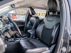 Used 2021  Jeep Cherokee Latitude Plus FWD at A Motors Sales & Finance near San Antonio&comma; TX