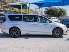 Used 2019  Chrysler Pacifica 4d Wagon Touring Plus at A Motors Sales & Finance near San Antonio&comma; TX