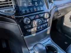 Used 2020  Jeep Grand Cherokee 4d SUV 2WD Overland High Altitude at A Motors Sales & Finance near San Antonio, TX