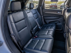 Used 2020  Jeep Grand Cherokee 4d SUV 2WD Overland High Altitude at A Motors Sales & Finance near San Antonio, TX