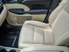 Used 2015  Toyota Highlander 4d SUV FWD Limited Platinum at A Motors Sales & Finance near San Antonio&comma; TX