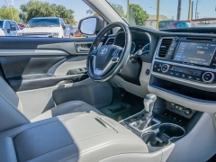 Used 2018  Toyota Highlander 4d SUV AWD XLE at A Motors Sales & Finance near San Antonio&comma; TX