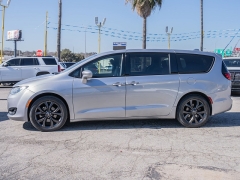 Used 2019  Chrysler Pacifica 4d Wagon Touring Plus at A Motors Sales & Finance near San Antonio&comma; TX