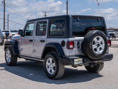 Used 2018  Jeep Wrangler Unlimited 4d SUV 4WD Sport at A Motors Sales & Finance near San Antonio&comma; TX