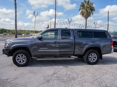 Used 2017 Toyota Tacoma 4WD Access Cab TRD Off-Road at A Motors Sales & Finance near San Antonio, TX